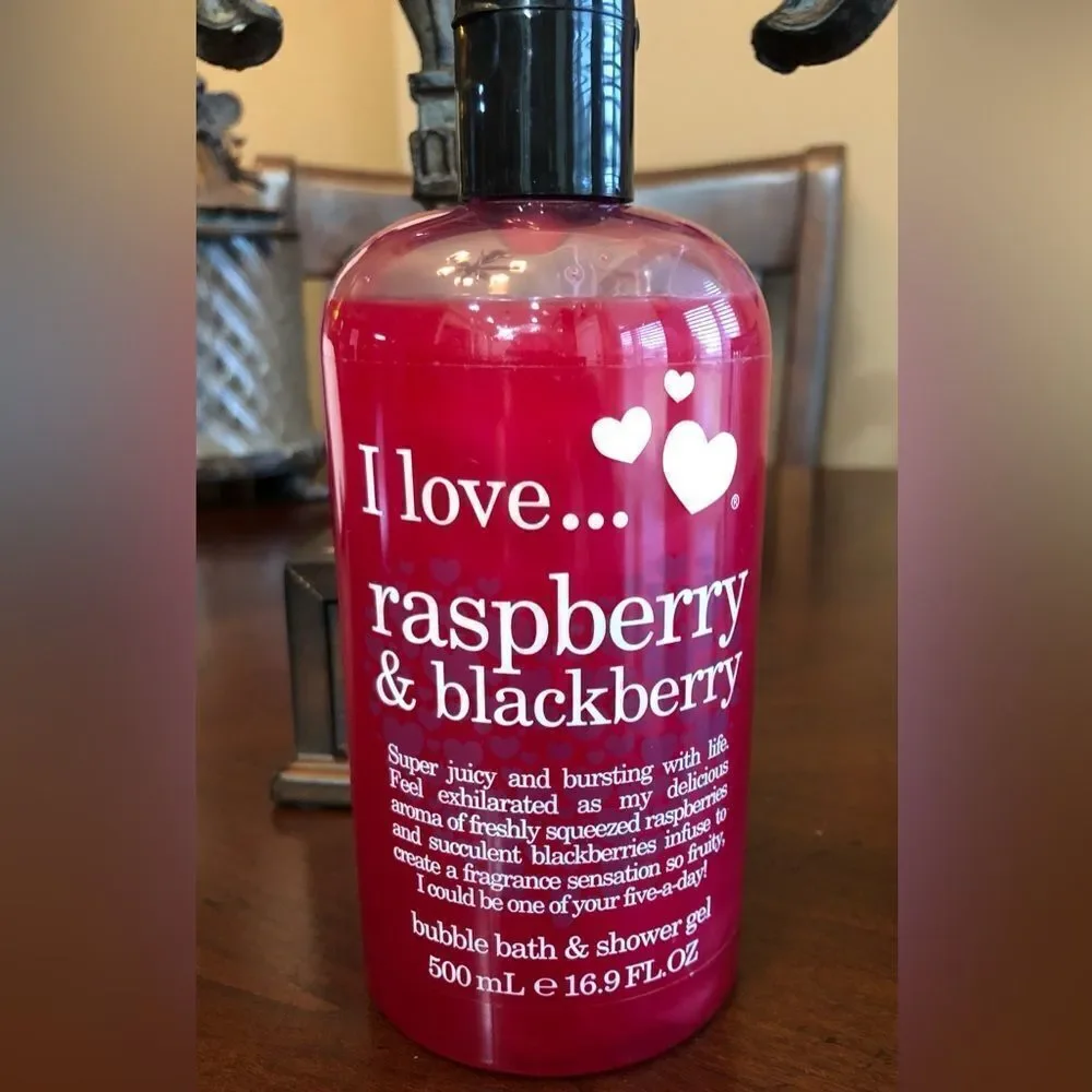 I LOVE ... - NWT 🎉HP🎉 Raspberry &  Blackberry Bubble Bath & Shower Gel. 16.9 Oz